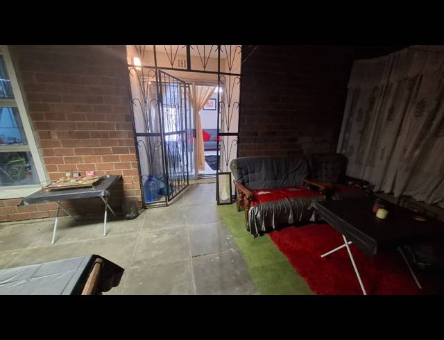 3 BEDROOM HOUSE FOR SALE IN LENTEGEUR